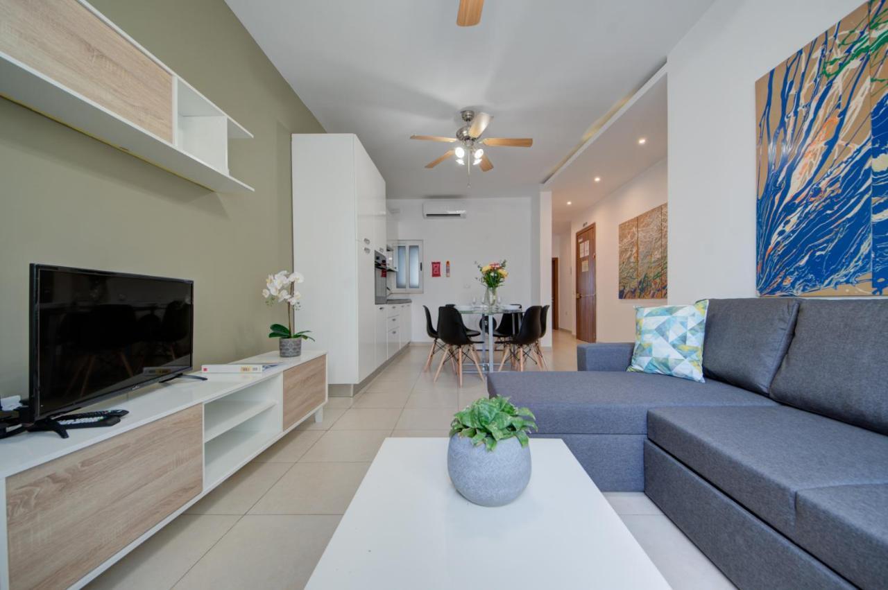 Azure Haven - Gzira Apartments And Penthouse By Shortletsmalta エクステリア 写真