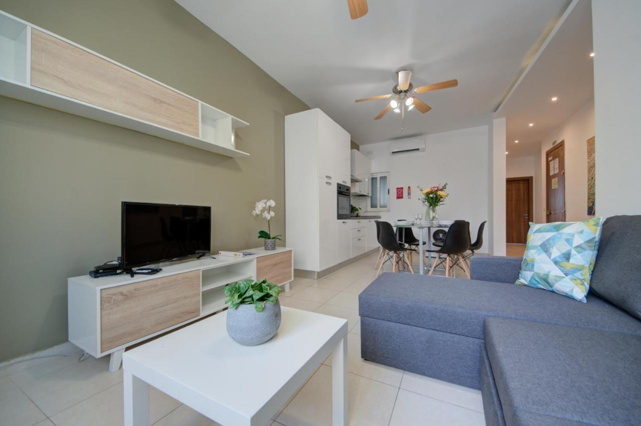 Azure Haven - Gzira Apartments And Penthouse By Shortletsmalta エクステリア 写真