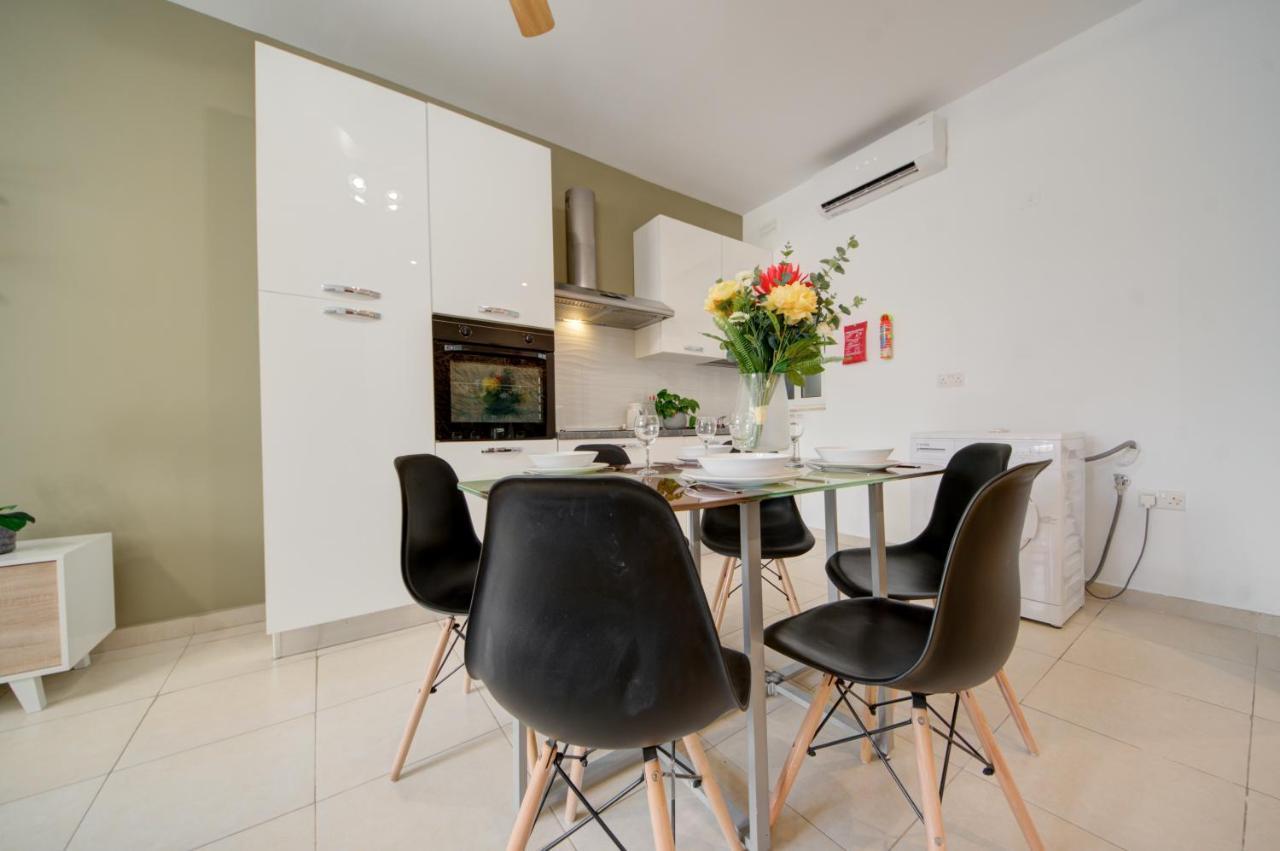 Azure Haven - Gzira Apartments And Penthouse By Shortletsmalta エクステリア 写真