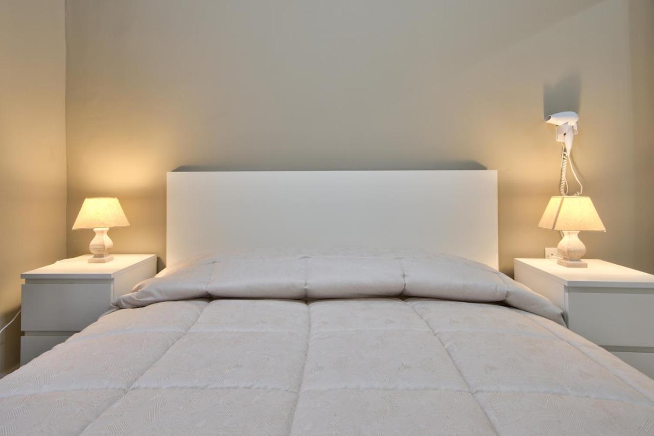 Azure Haven - Gzira Apartments And Penthouse By Shortletsmalta エクステリア 写真
