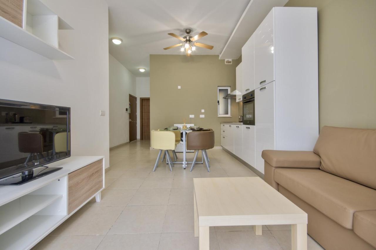 Azure Haven - Gzira Apartments And Penthouse By Shortletsmalta エクステリア 写真