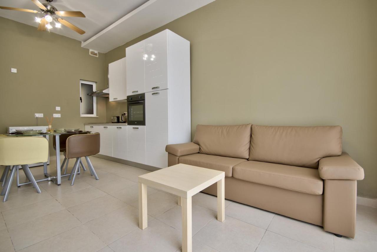 Azure Haven - Gzira Apartments And Penthouse By Shortletsmalta エクステリア 写真