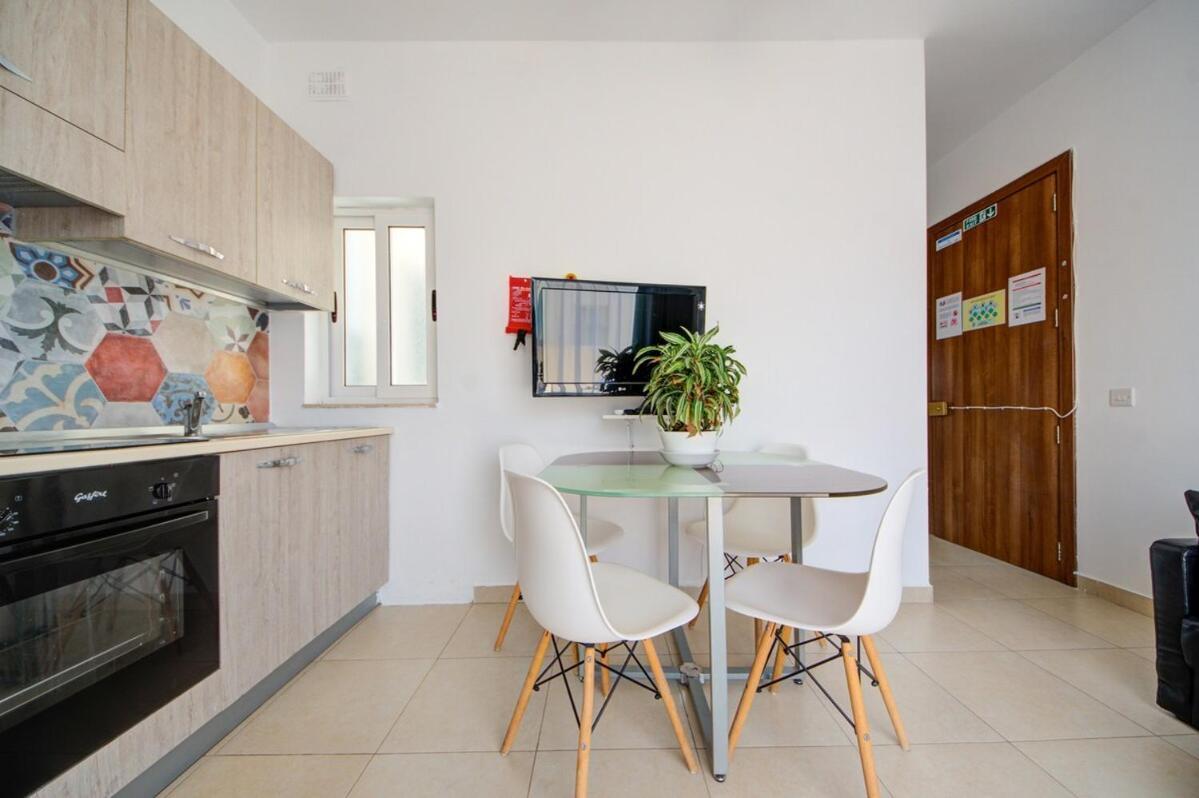 Azure Haven - Gzira Apartments And Penthouse By Shortletsmalta 部屋 写真