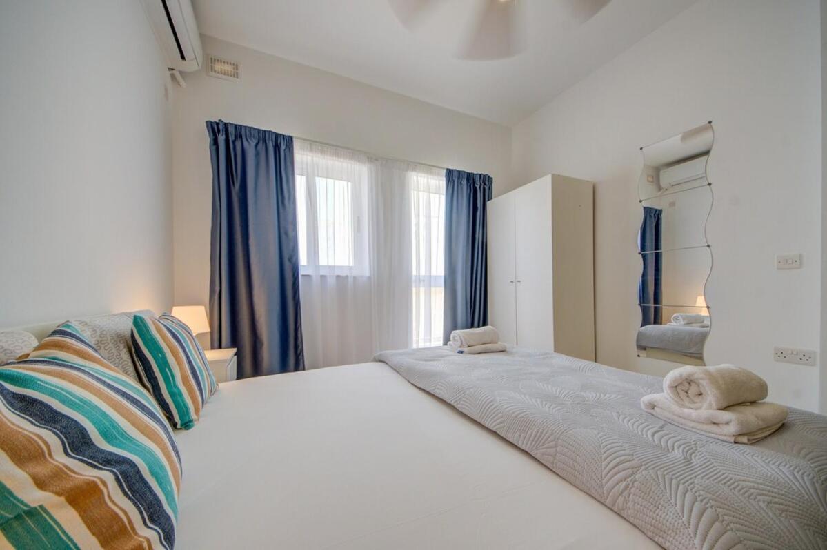 Azure Haven - Gzira Apartments And Penthouse By Shortletsmalta 部屋 写真