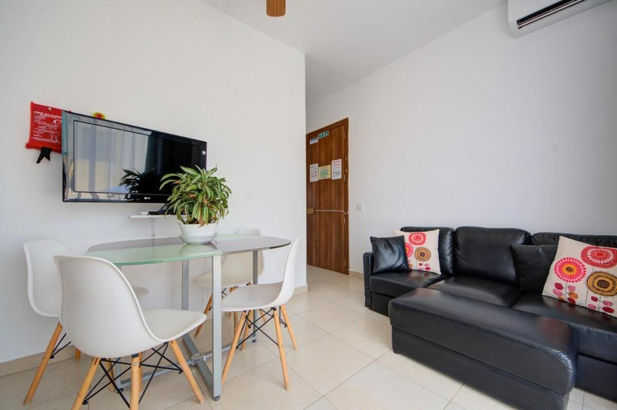 Azure Haven - Gzira Apartments And Penthouse By Shortletsmalta 部屋 写真